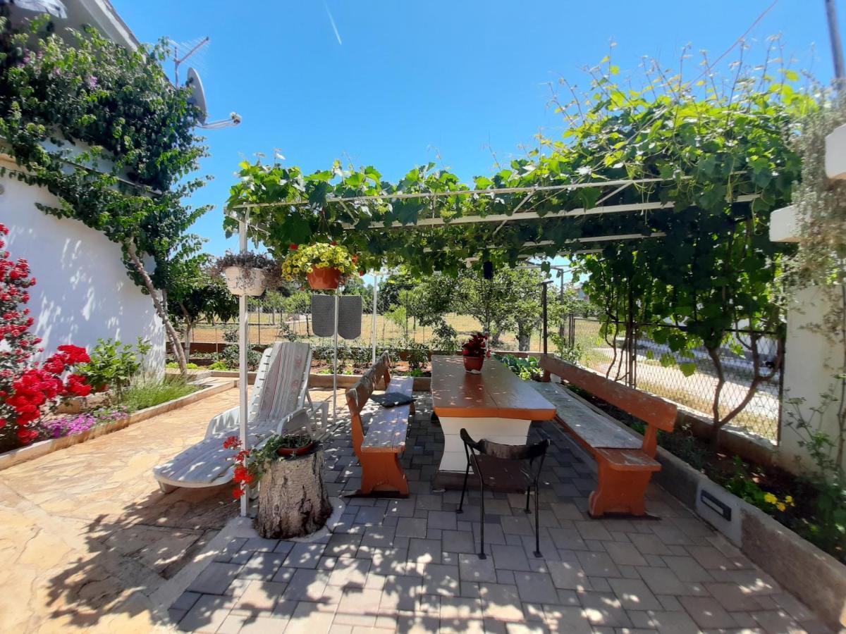 Nena 2 Appartement Sukošan Buitenkant foto
